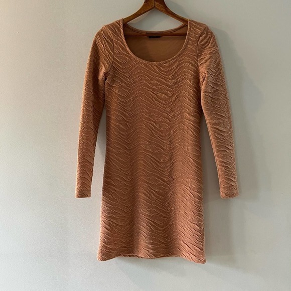 BCBG DRESS‎ Long Sleeve Short Dress, Mauve, Size Small - Picture 2 of 8